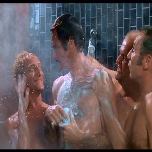 Mel Brooks, Marty Feldman, Dom DeLuise e Burt Reynolds in una scena de L'ULTIMA FOLLIA DI MEL BROOKS