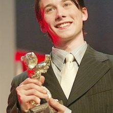 Lou Taylor Pucci premiato a Berlino