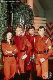 foto promozionale della serie tv V-Visitors