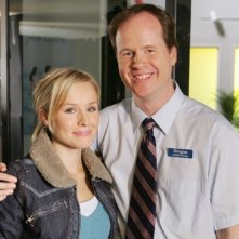 Kristen Bell e Joss Whedon sul set di Veronica Mars