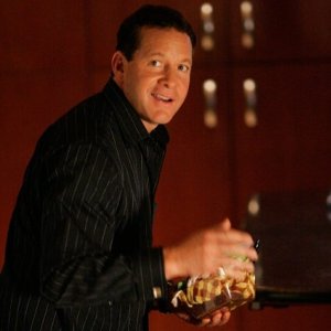 Steve Guttenberg nel settimo episodio della seconda stagione di Veronica Mars