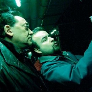 Frank Adonis e Max Chicco suls et del film di Saddam