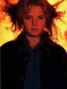 Drew Barrymore nel film Fenomeni paranormali incontrollabili