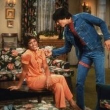 Erin Moran e Scott Baio in una scena di Happy Days