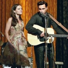 Reese Witherspoon con Joaquin Phoenix nel film Walk the Line