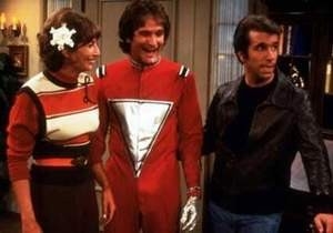 Robin Williams ed Henry Winkler in una scena di Happy Days