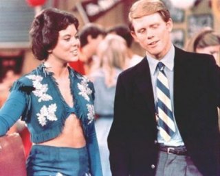 Ron Howard ed Erin Moran in una scena di Happy Days