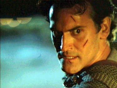 Bruce Campbell nel film di Sam Raimi L'armata delle tenebre