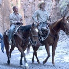 Barry Pepper e Tommy Lee Jones in Le tre sepolture