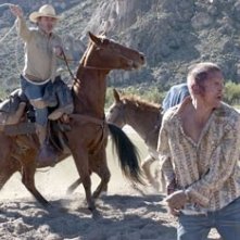 Tommy Lee Jones e Barry Pepper in Le tre sepolture