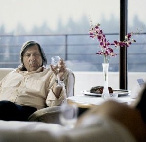 Ilie Nastase in una scena del film Windows on Monday