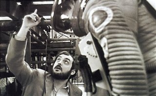 Stanley Kubrick dà indicazioni sul set di 2001: Odissea nello spazio