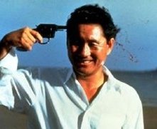 Takeshi Kitano in una scena di Sonatine