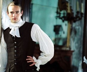 Charlie Cox in una scena di Casanova