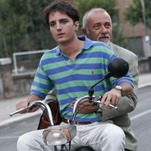 Giorgio Faletti in una scena del film Notte prima degli esami