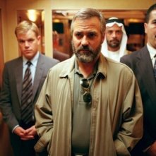 Matt Damon e George Clooney in una scena del film Syriana