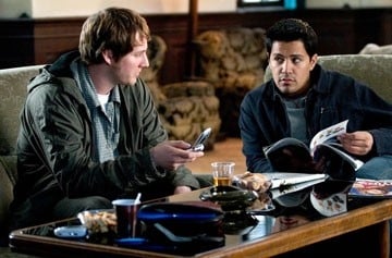 Derek Richardson e Jay Hernandez in Hostel