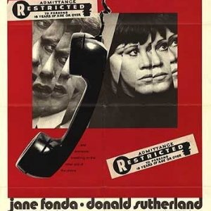 La locandina di Una squillo per l'ispettore Klute