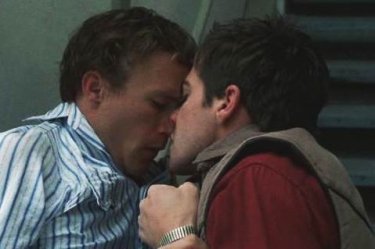 Jake Gyllenhaal ed Heath Ledger amanti appassionati ne I segreti di Brokeback Mountain