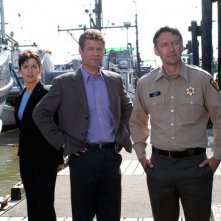 Joel Gretsch e Jacqueline McKenzie in una scena di The 4400