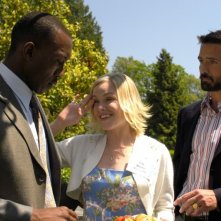 Mahershalalhashbaz Ali, Bill Campbell  e Laura Allen in una scena di The 4400