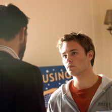 Patrick Flueger e Bill Campbell in una scena di The 4400