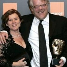 Philip Seymour Hoffman con imelda Staunton