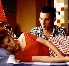 Veronica Forqué e Santiago Lajusticia in Kika