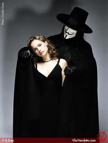 Hugo Weaving e Natalie Portman in V for Vendetta