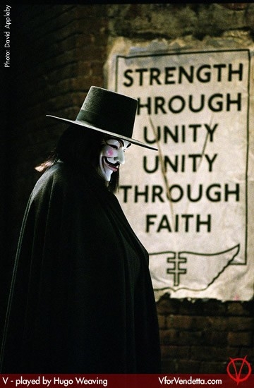 Hugo Weaving nel film V for Vendetta