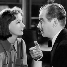 Greta Garbo e Melvyn Douglas  in una scena di NINOTCHKA
