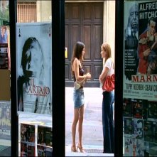 Elisabetta Rocchetti e Chiara Conti in una scena di TI PIACE HITCHCOCK?