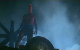 Rutger Hauer in una scena di BLADE RUNNER (1982)