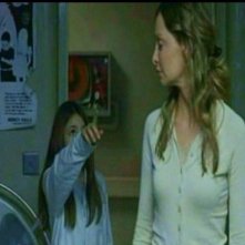 Yasmin Murphy e Calista Flockhart in una scena di FRAGILE