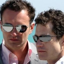 Dylan Walsh E Julian Mcmahon In Nip Tuck 24402