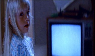'Sono arrivaaati!': Heather O'Rourke è la protagonista di Poltergeist - Demoniache presenze