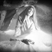 Camilla Horn in una scena del film di F.W. Murnau, FAUST