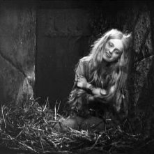 FAUST di F.W. Murnau: Camilla Horn in una sequenza del film