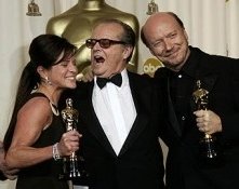 Jack Nicholson premia Paul Haggis e Cathy Schulman per Crash, miglior film 2006