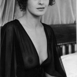 Un'insolita Karin Schubert in versione mora