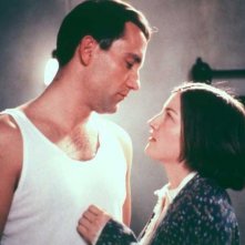 Kelly Macdonald e Clive Owen in una scena di Gosford Park