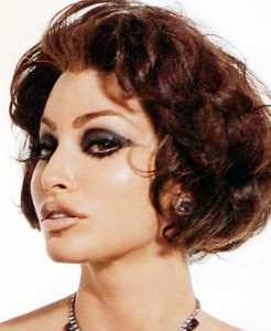 Gina Gershon Truccata Come Sophia Loren 25166