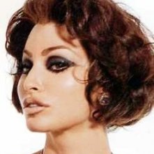 Gina Gershon truccata come Sophia Loren