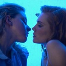 Kristin Adams ed  Alison Lohman in False verità