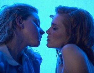 Kristin Adams ed  Alison Lohman in False verità