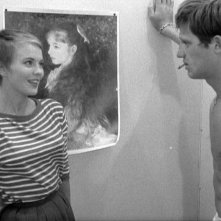 Jean Seberg e Jean-Paul Belmondo sono i protagonisti di Fino all'ultimo respiro