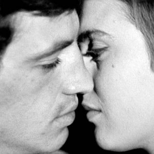 Jean Seberg e Jean-Paul Belmondo in Fino all'ultimo respiro