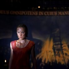 Radha Mitchell in una scena dell'horror Silent Hill