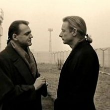 Bruno Ganz e Otto Sander in una scena di IL CIELO SOPRA BERLINO
