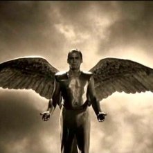 Bruno Ganz in una scena di IL CIELO SOPRA BERLINO (Der Himmel über Berlin)